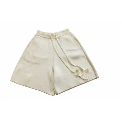Señoritas pantalones cortos de punto